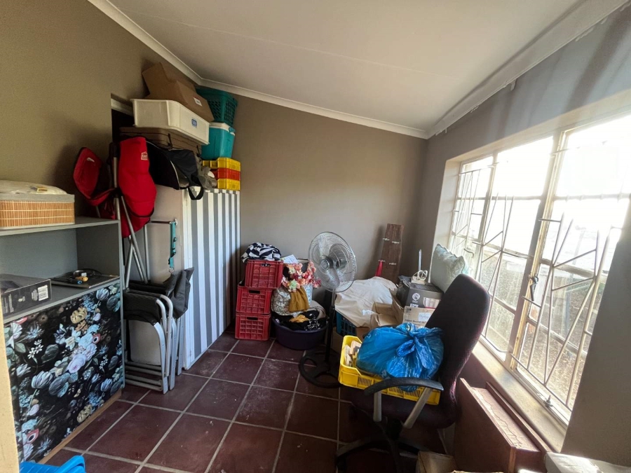 4 Bedroom Property for Sale in Kanoneiland Northern Cape